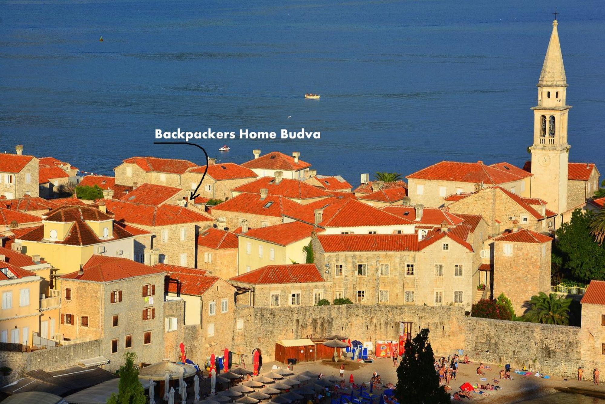 לינה וארוחת בוקר Montenegro Backpackers 2*