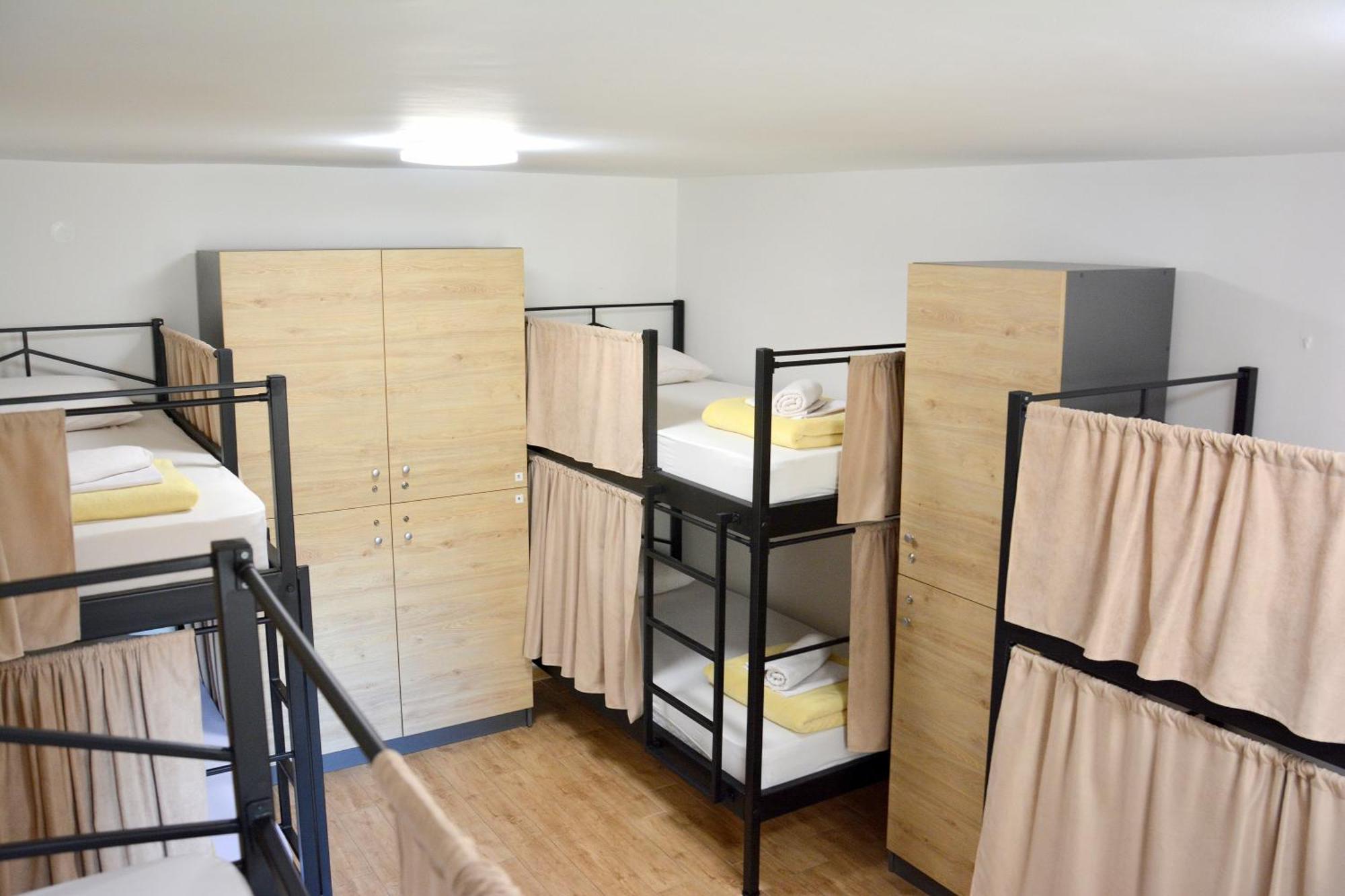 Montenegro Backpackers לינה וארוחת בוקר 2*