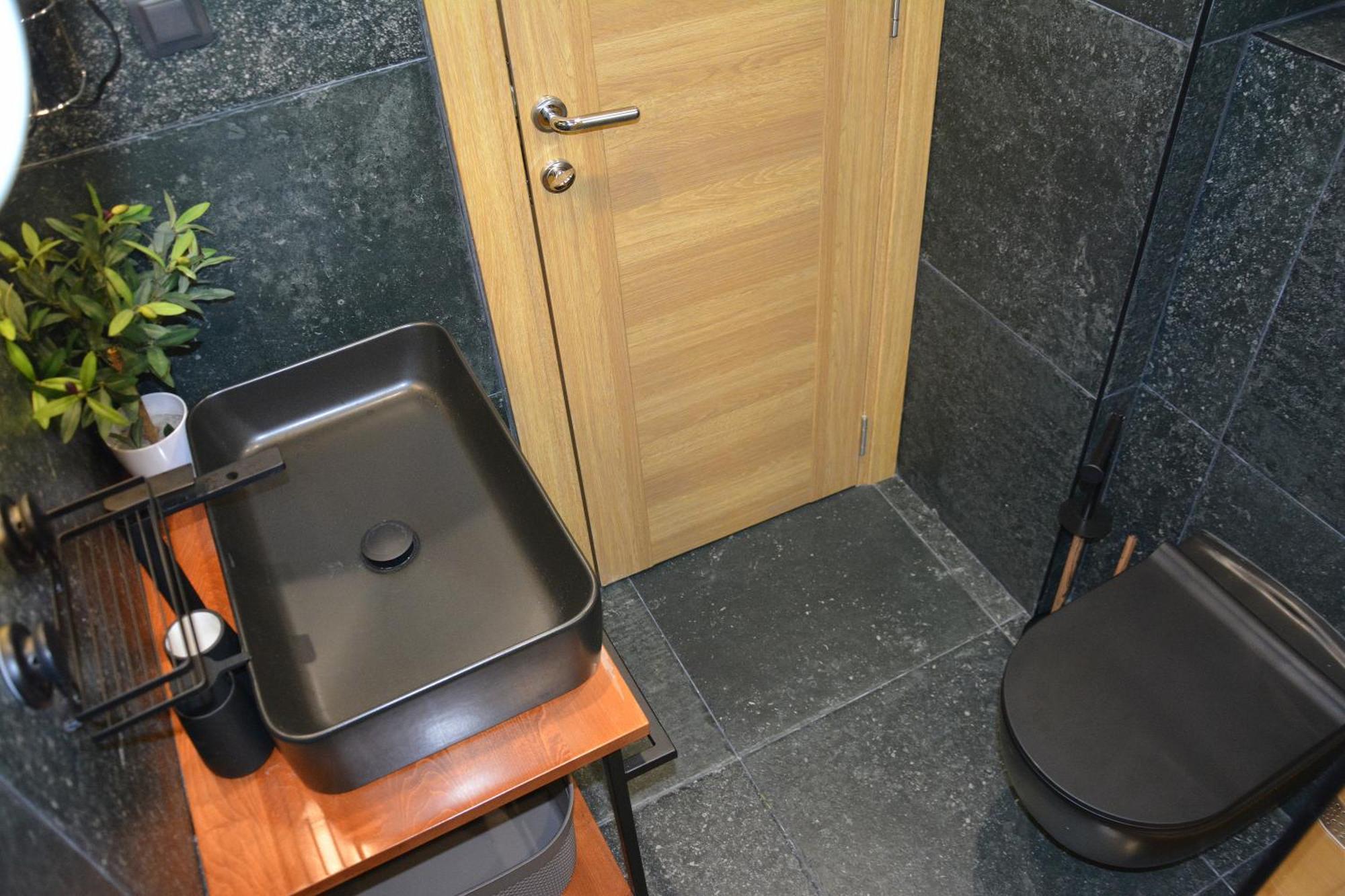 לינה וארוחת בוקר Montenegro Backpackers 2*
