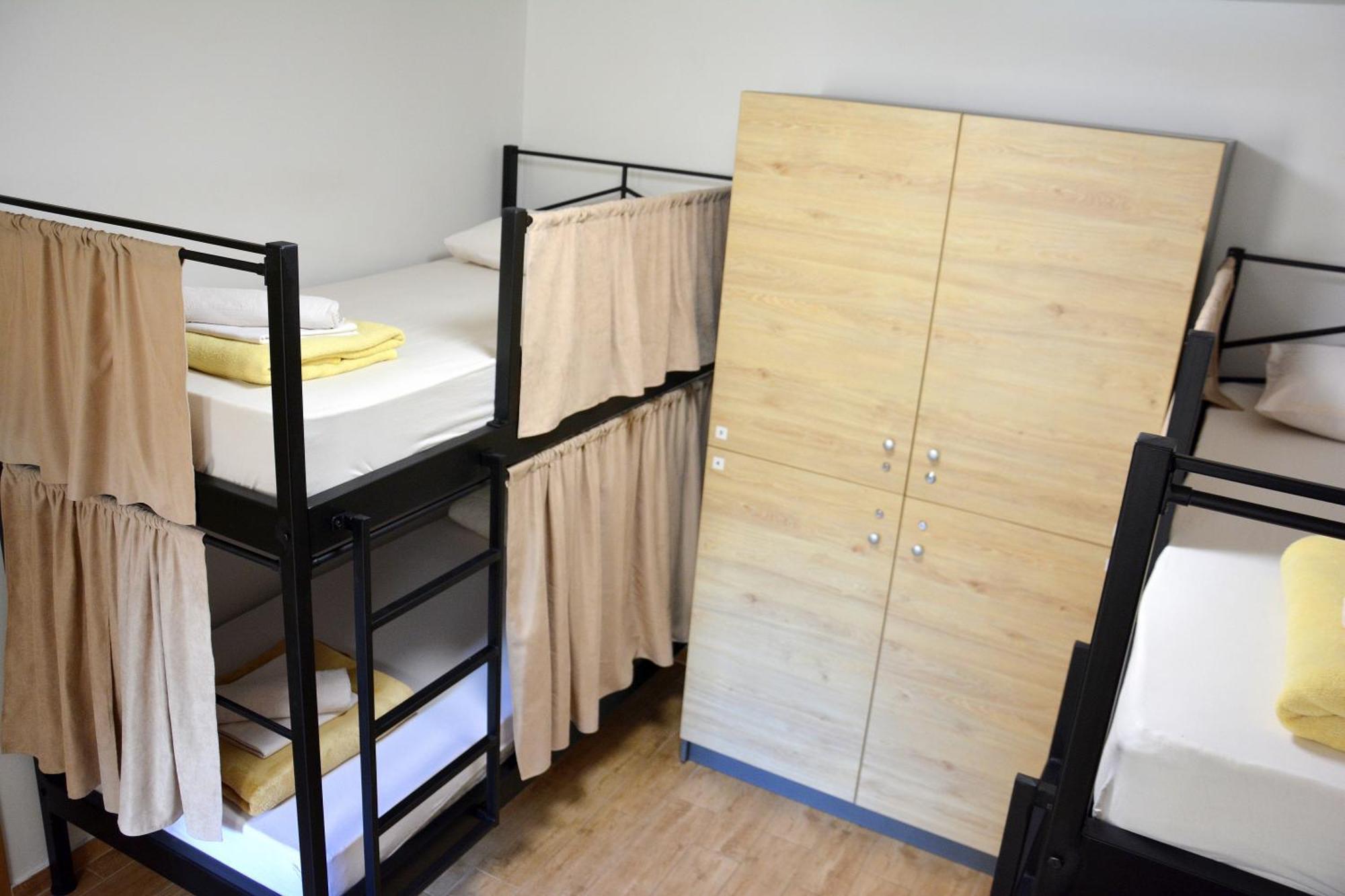 לינה וארוחת בוקר Montenegro Backpackers בודווה