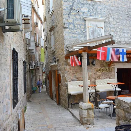 Montenegro Backpackers Home Budua Esterno foto