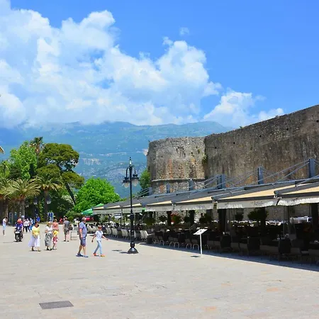 Montenegro Backpackers Home Budua Esterno foto