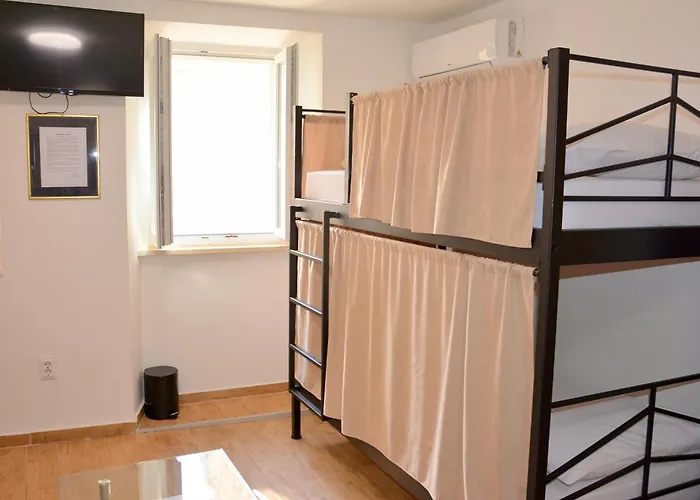 Montenegro Backpackers Home Budva